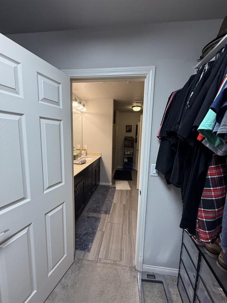 Master bedroom w/ac