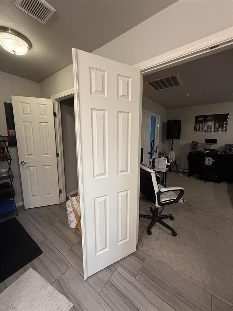 Master bedroom w/ac