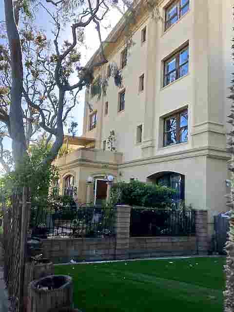 STUDIO/ ONE BED APT IN VENICE BEACH