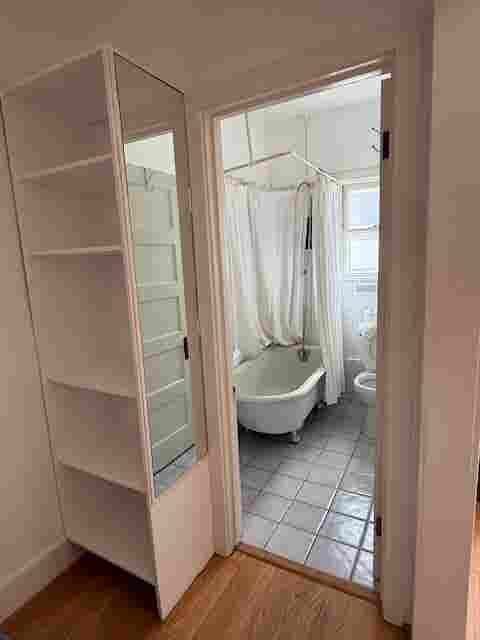 STUDIO/ ONE BED APT IN VENICE BEACH