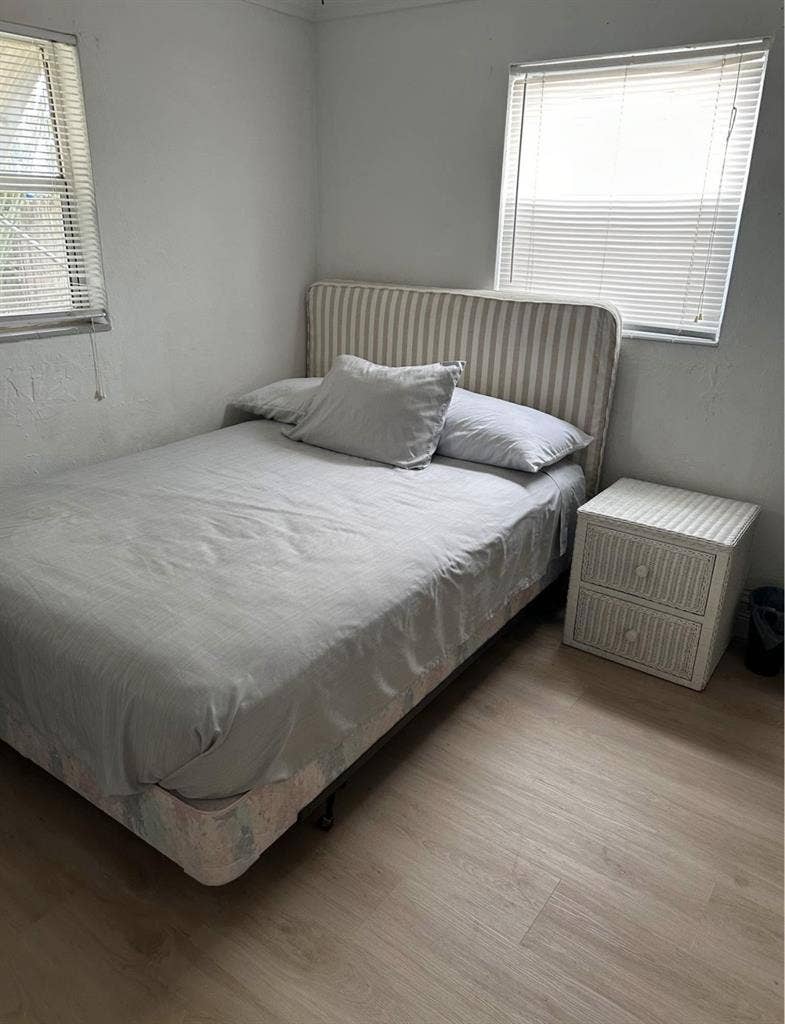 Quite and cozy bedroom for rent