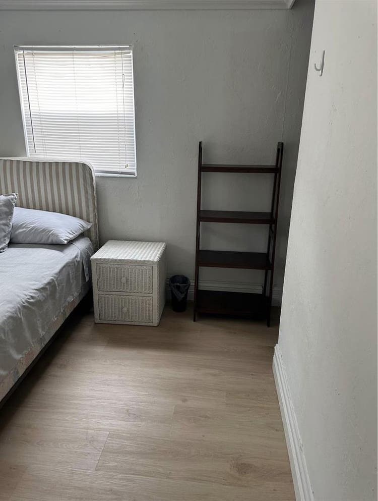 Quite and cozy bedroom for rent