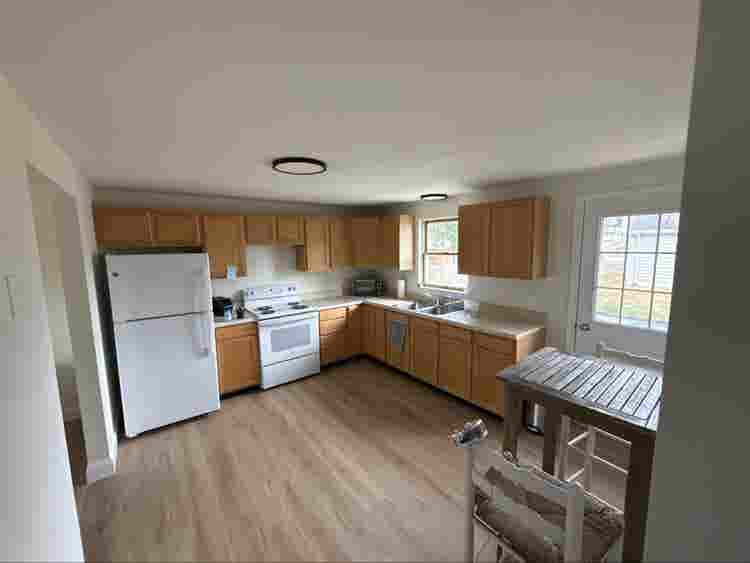 ROOMMATE for 2br House