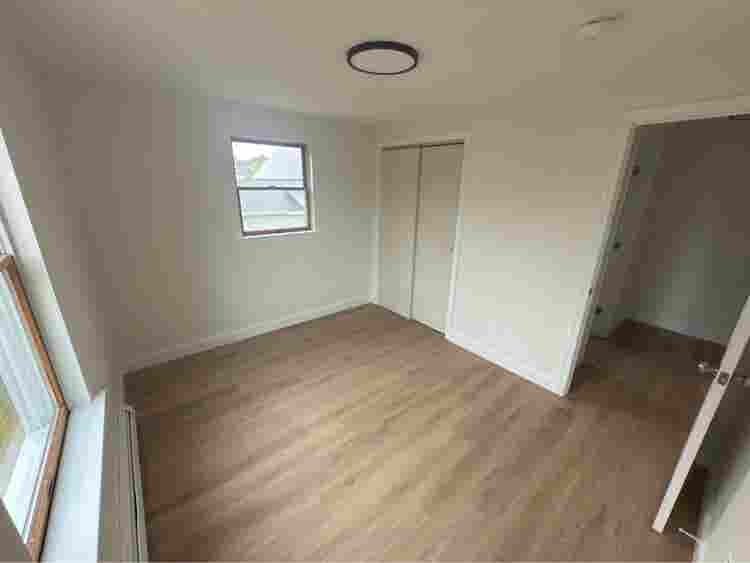 ROOMMATE for 2br House