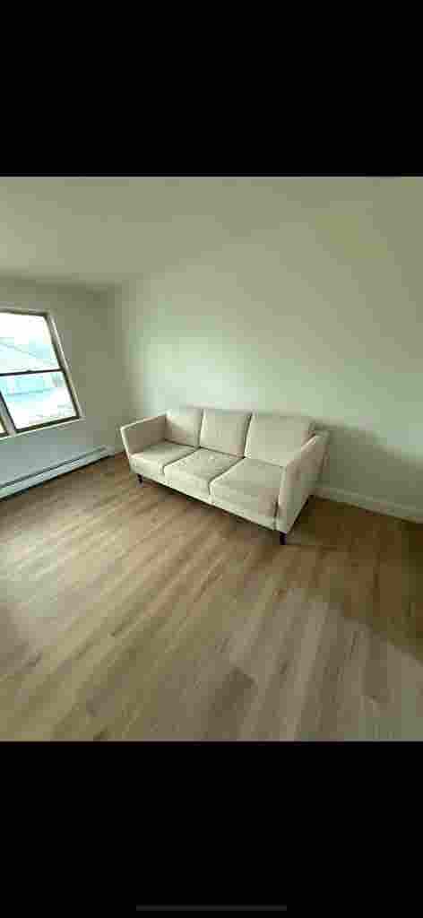 ROOMMATE for 2br House