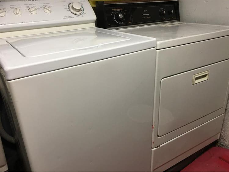 Parking/furnished/laundry/bath/dog