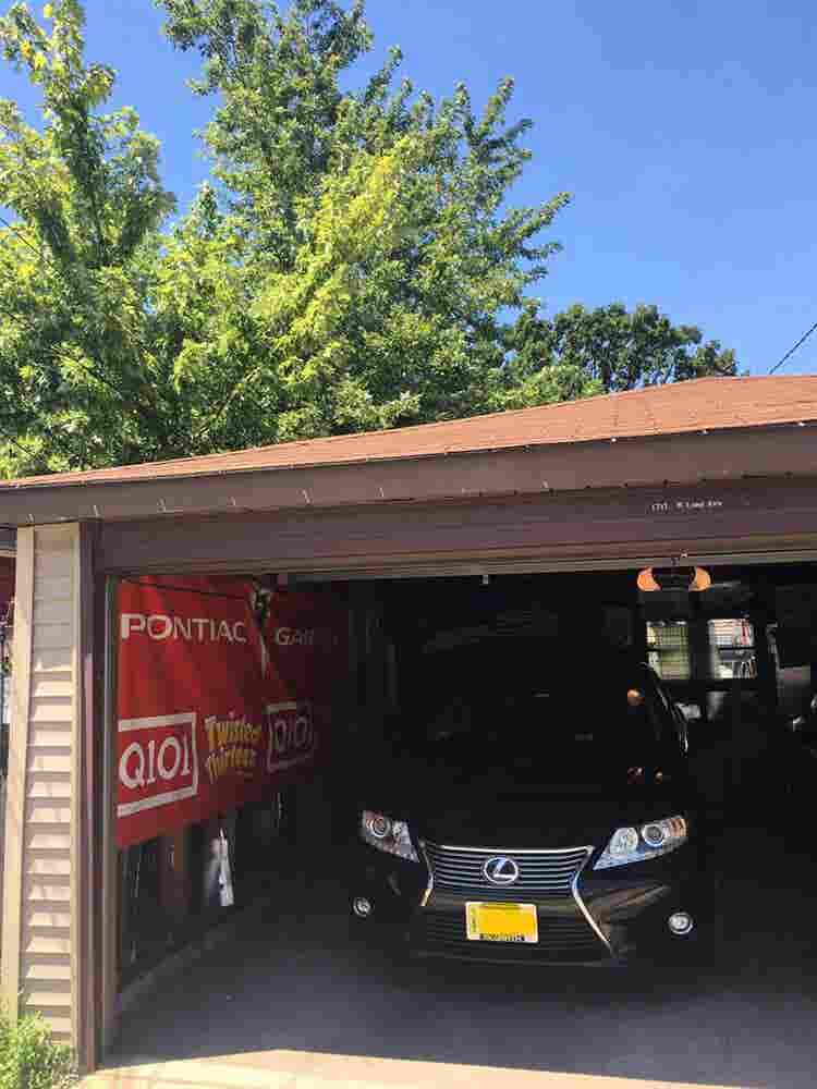 Need parking?  Got (or like) a dog?