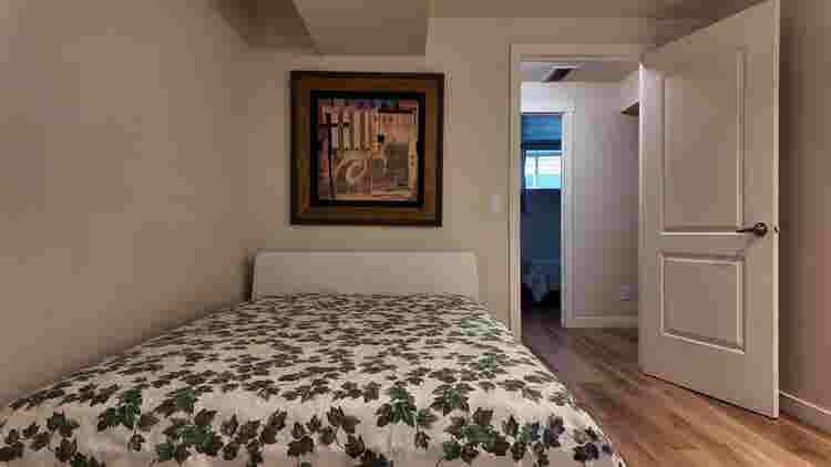 Room Including Utilities in Calgary