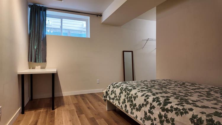 Room Including Utilities in Calgary