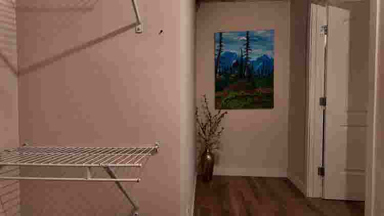 Room Including Utilities in Calgary