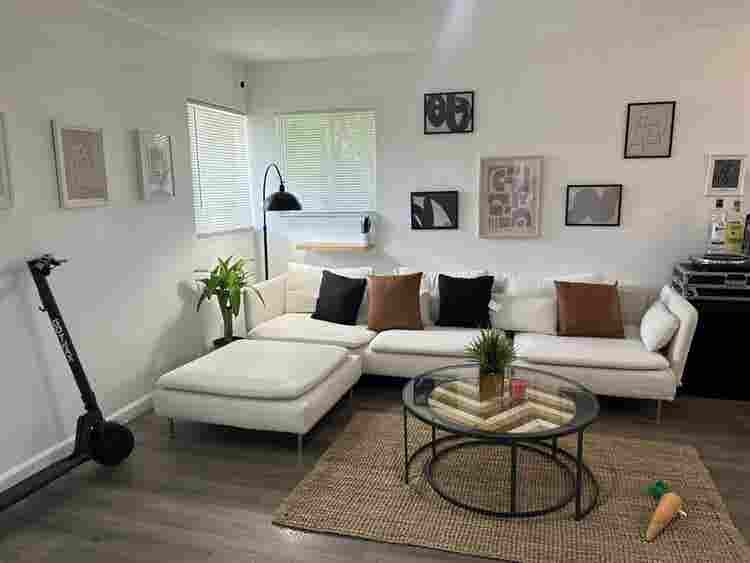 roommate wanted /se busca roomie