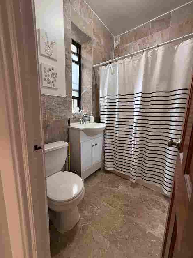Available Room for Rent in a 2 beds