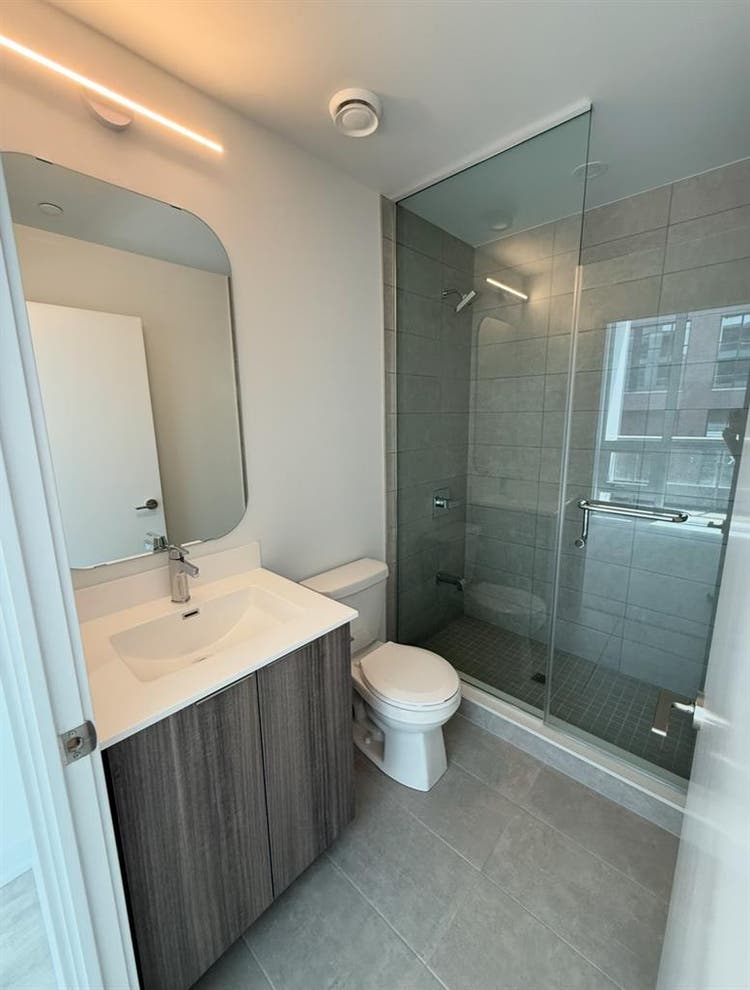 Condo downtown T.O - Bath