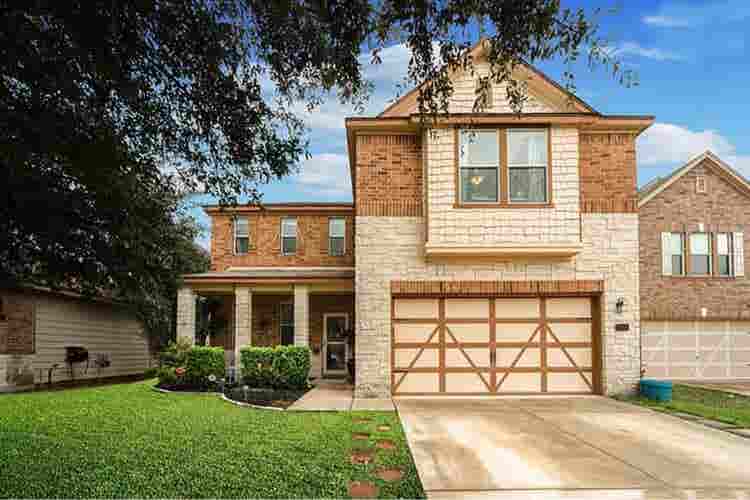 Alamo Ranch Area - Large Bedroom