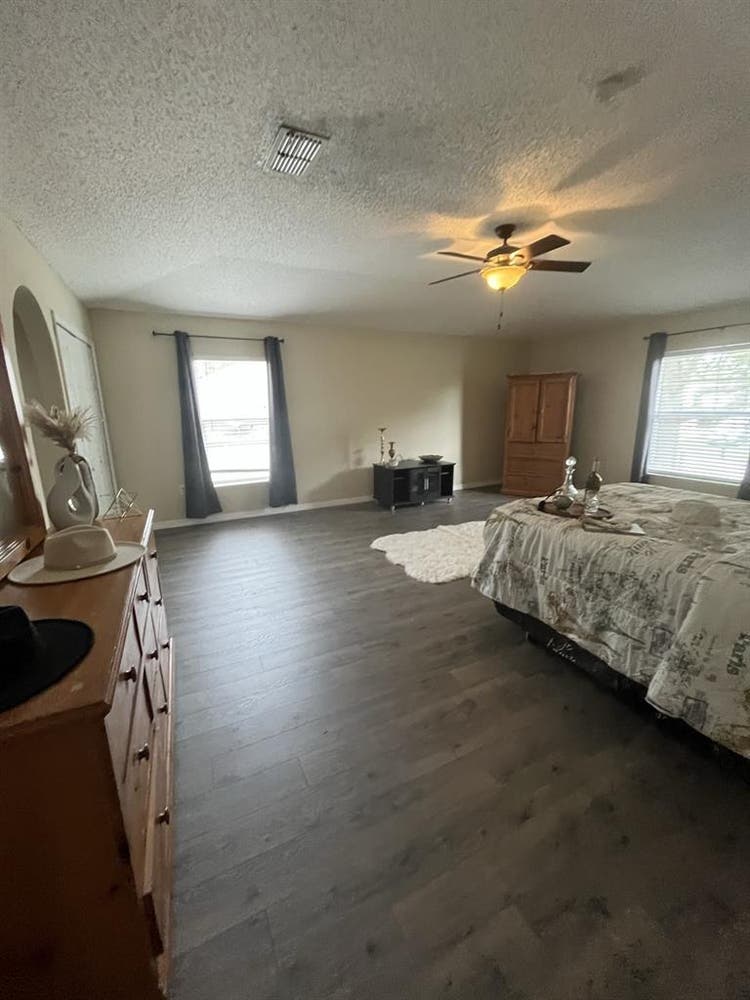 Huge home for rent!