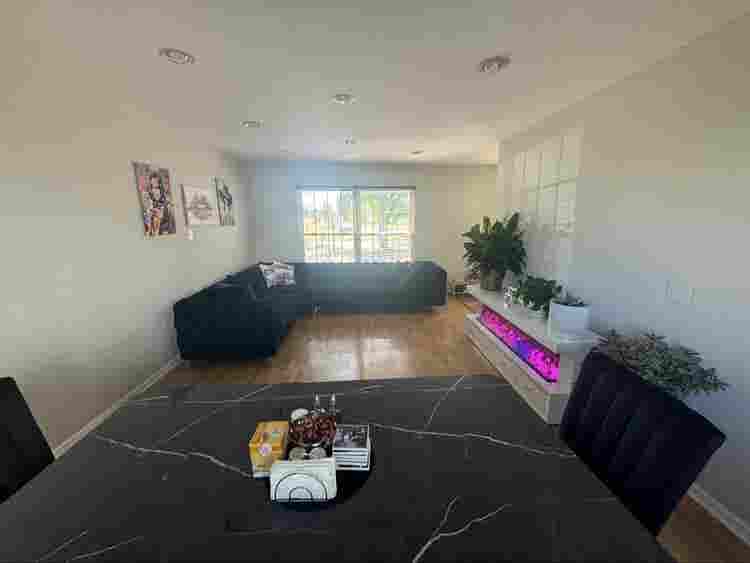 🏡 Room for Rent – Schaumburg, IL