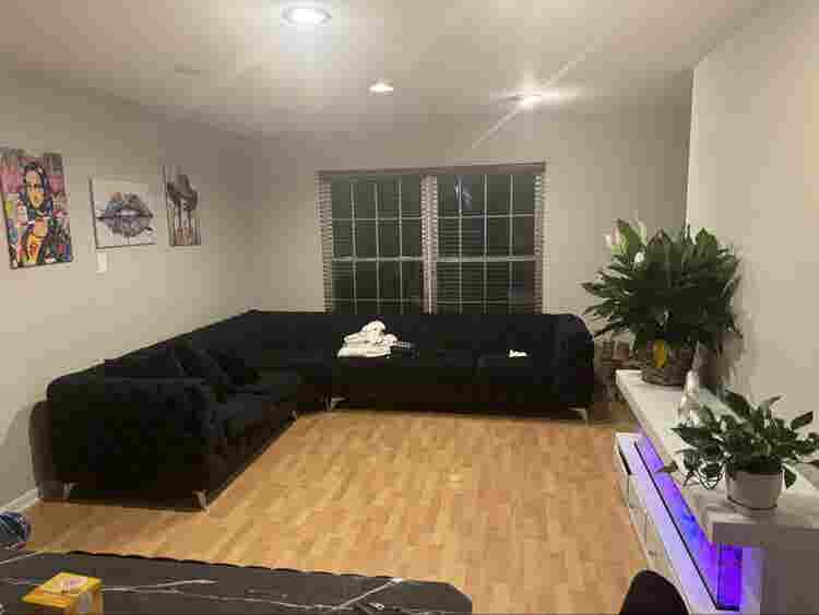 🏡 Room for Rent – Schaumburg, IL