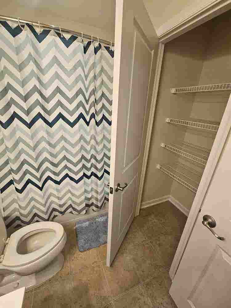 Bedroom with Atrached Bathroom
