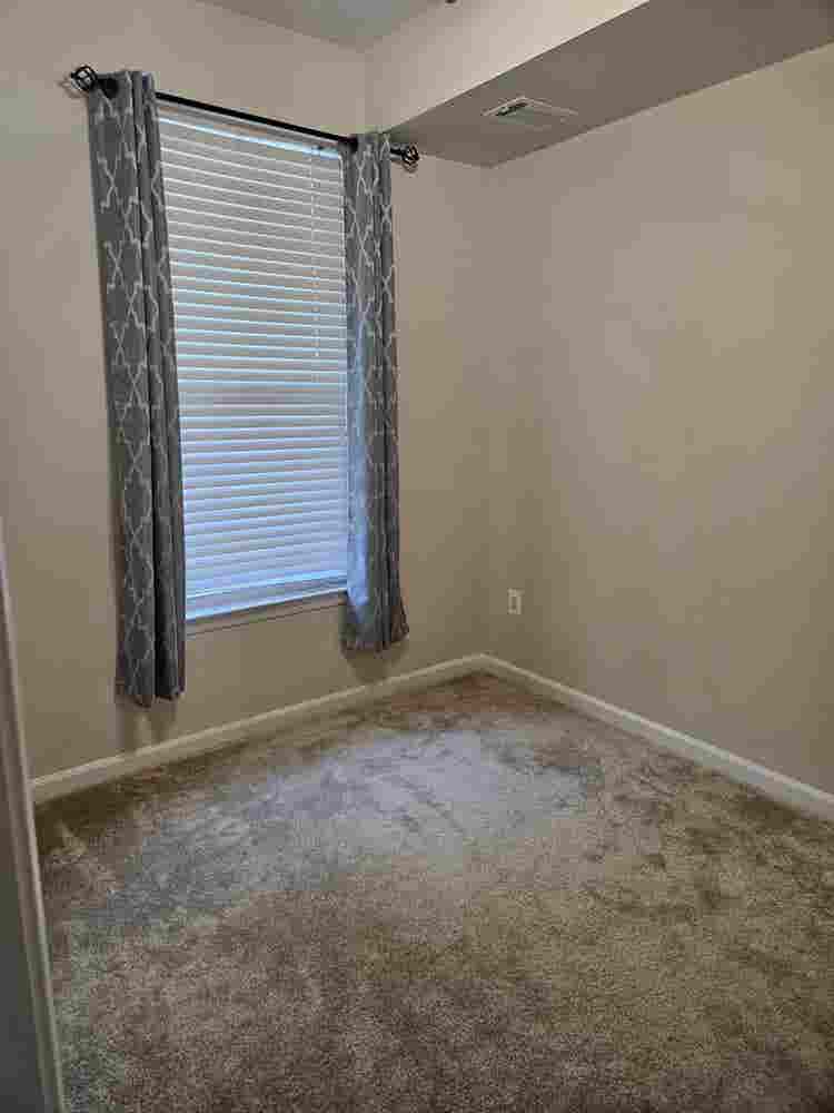 Bedroom with Atrached Bathroom