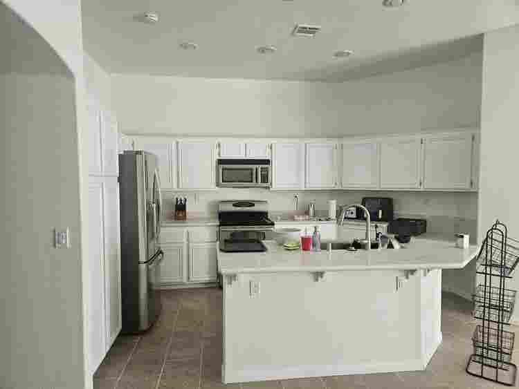 Room and Private bathroom for Rent