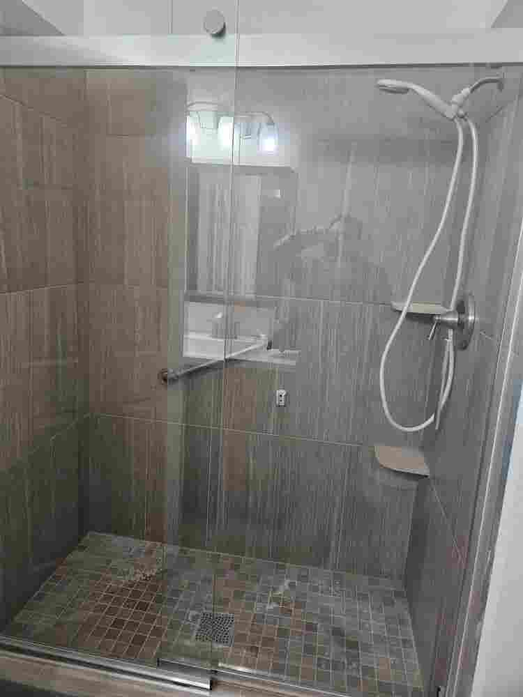 Room and Private bathroom for Rent