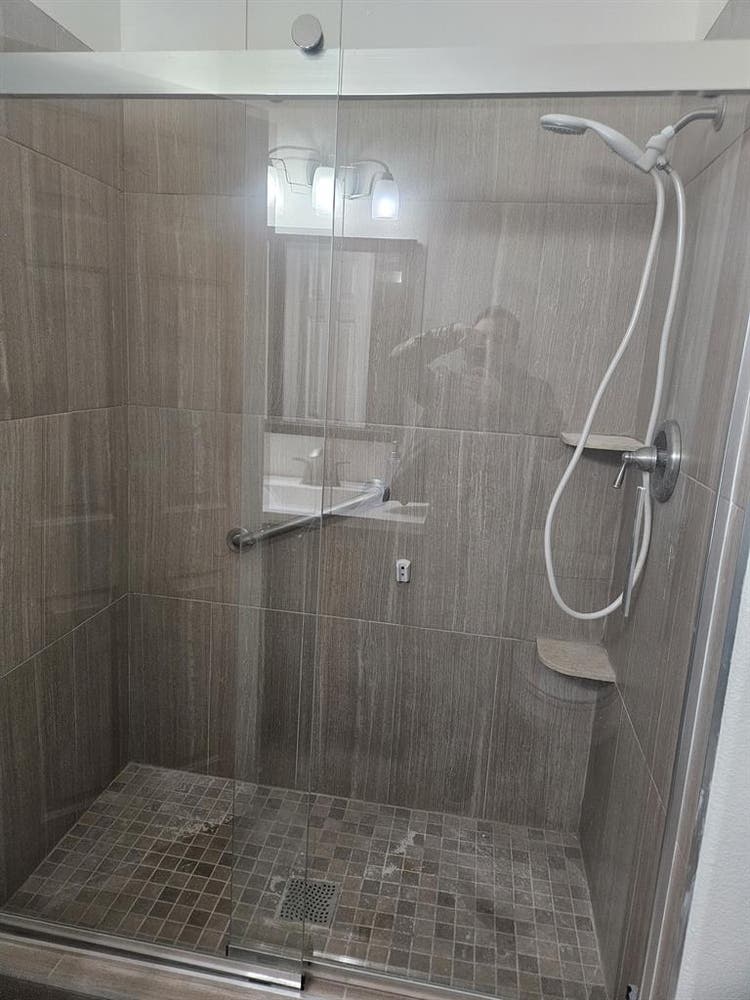 Room and Private bathroom for Rent