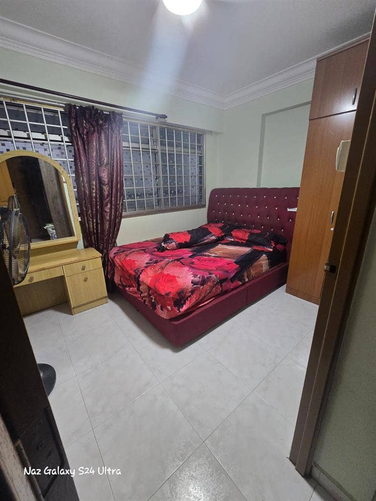 2 common rooms rent.