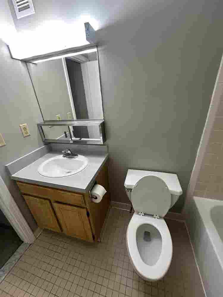 Spacious 1 Bedroom For rent
