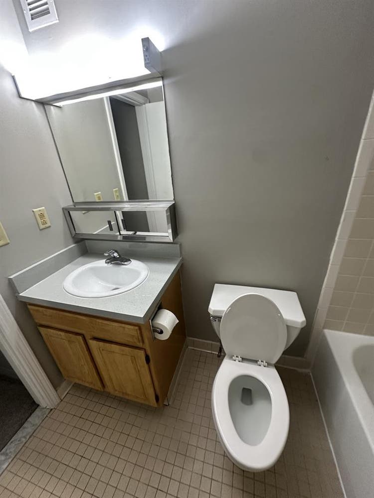 Spacious 1 Bedroom For rent