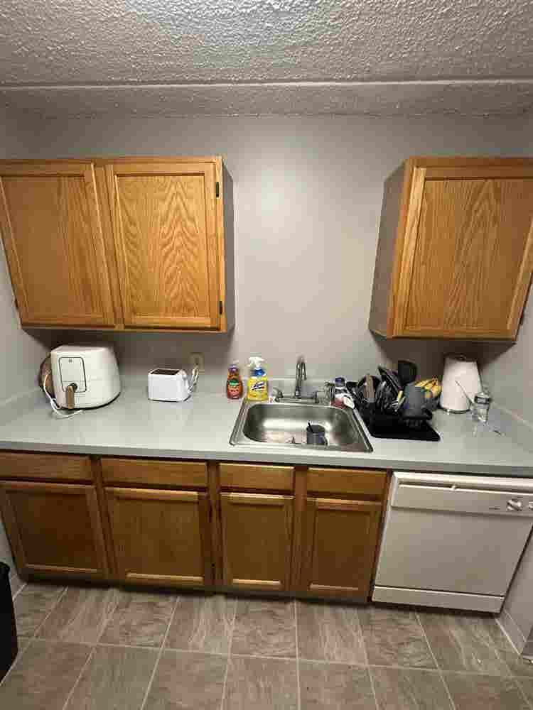 Spacious 1 Bedroom For rent