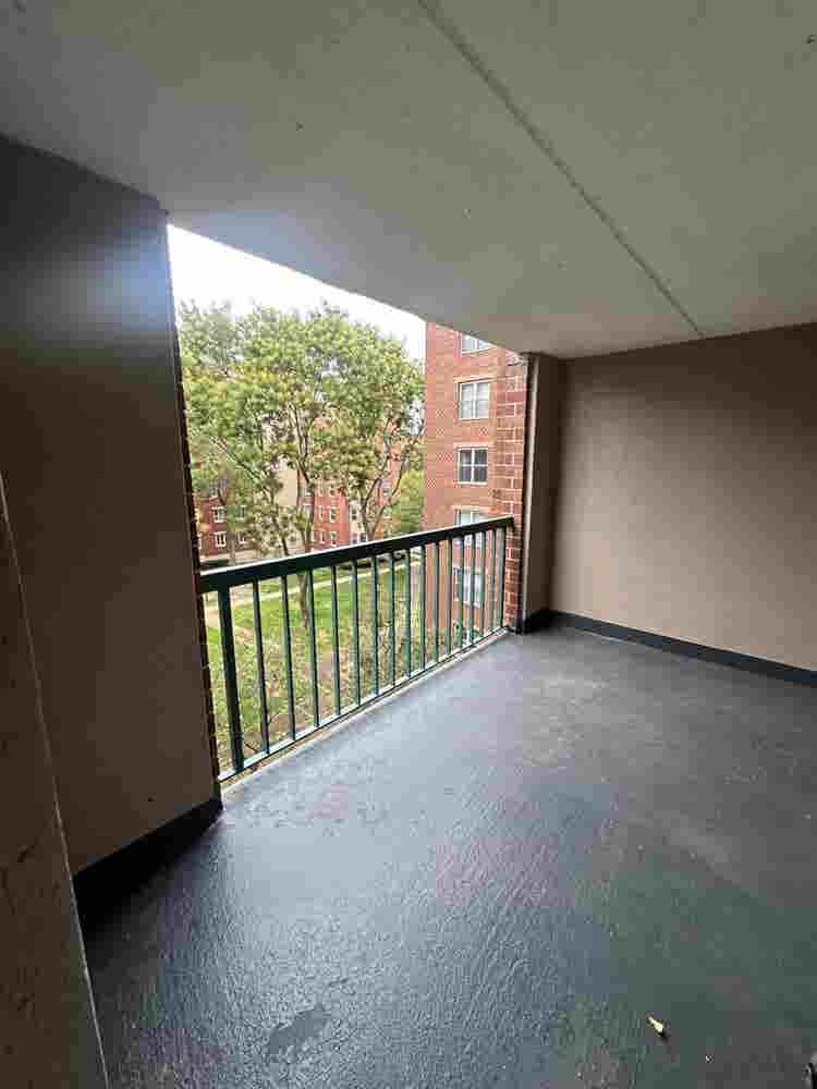 Spacious 1 Bedroom For rent