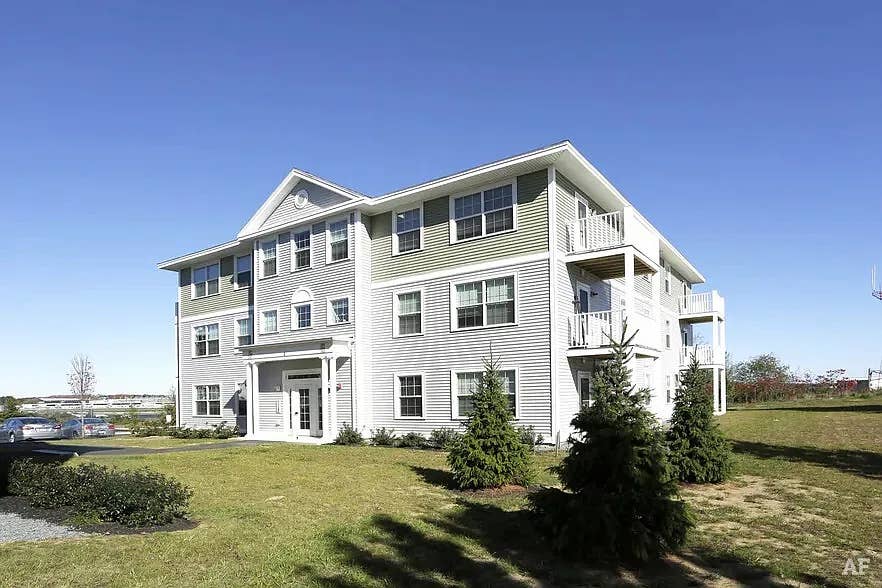 Riverside Apartment Listing