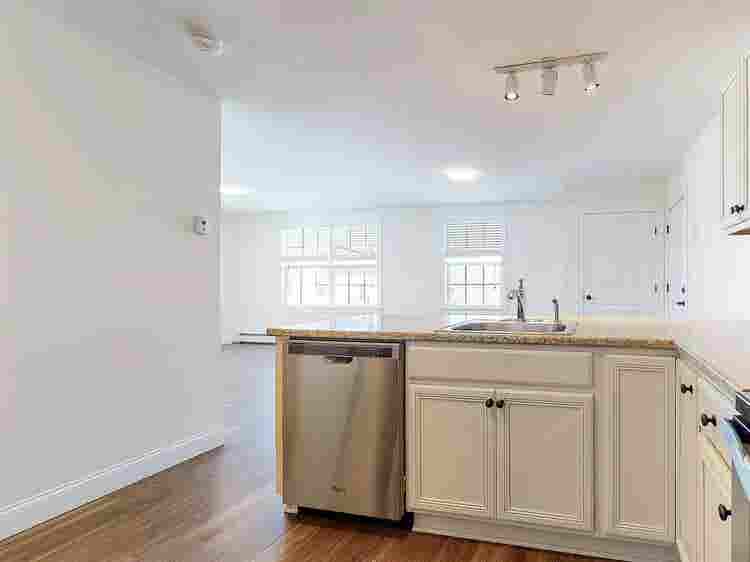 Riverside Apartment Listing