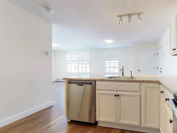 Riverside Apartment Listing