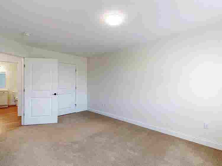 Riverside Apartment Listing
