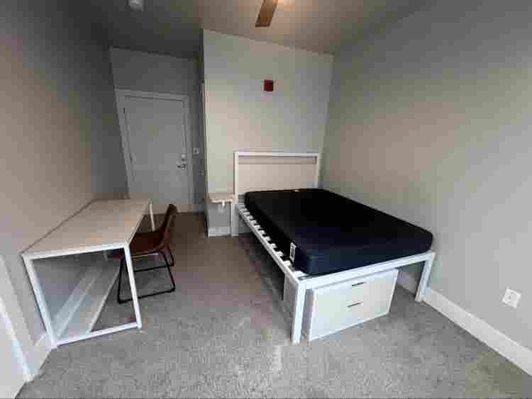 Lease takeover available