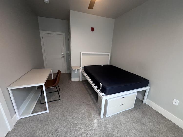 Lease takeover available
