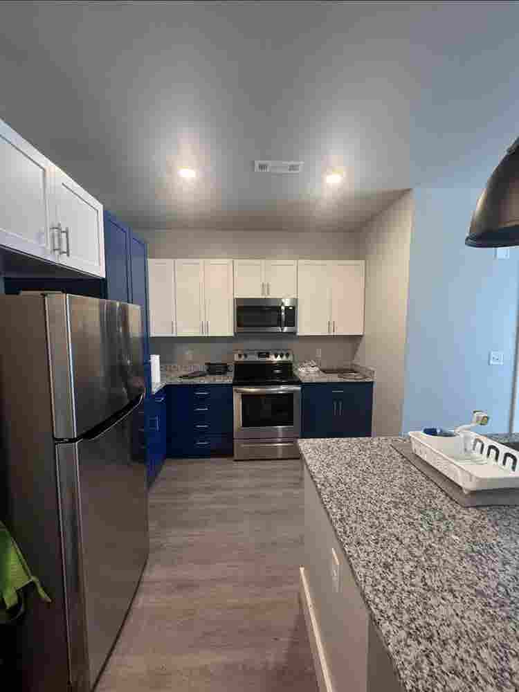 Lease takeover available