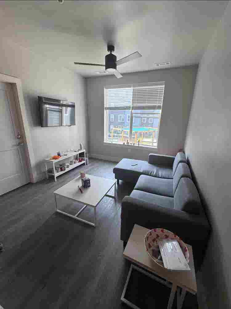 Lease takeover available