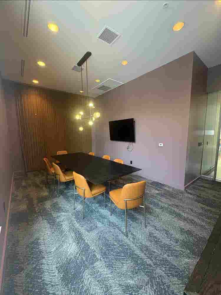 Takeover lease in Del Ray!