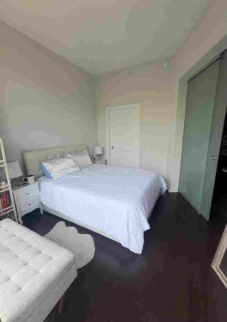 Takeover lease in Del Ray!