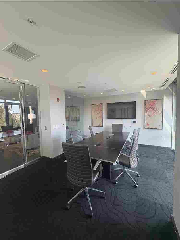 Takeover lease in Del Ray!