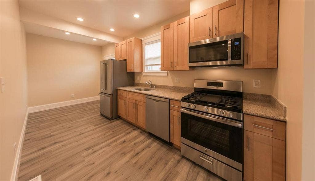 1 BR in Oakland