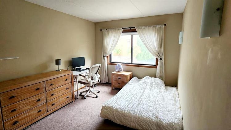 Room For Rent