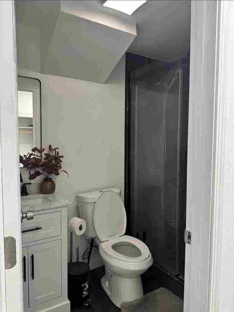 PRIVATE SHOWER AND BATH RIVERSIDEE