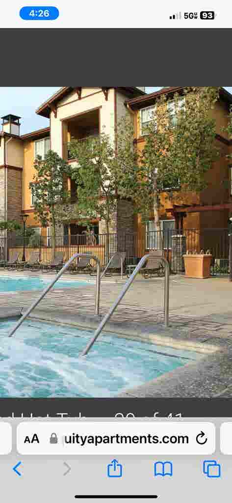 Looking for female roommate