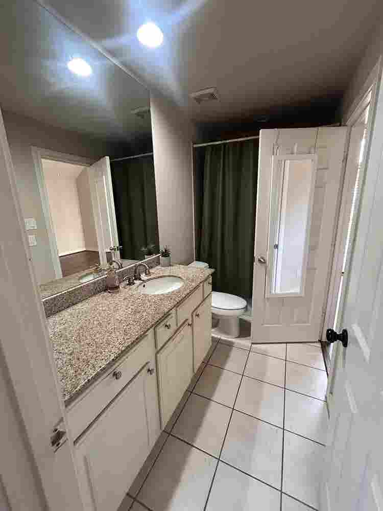 🌟 Room in EaDo for $/mo! 🌟