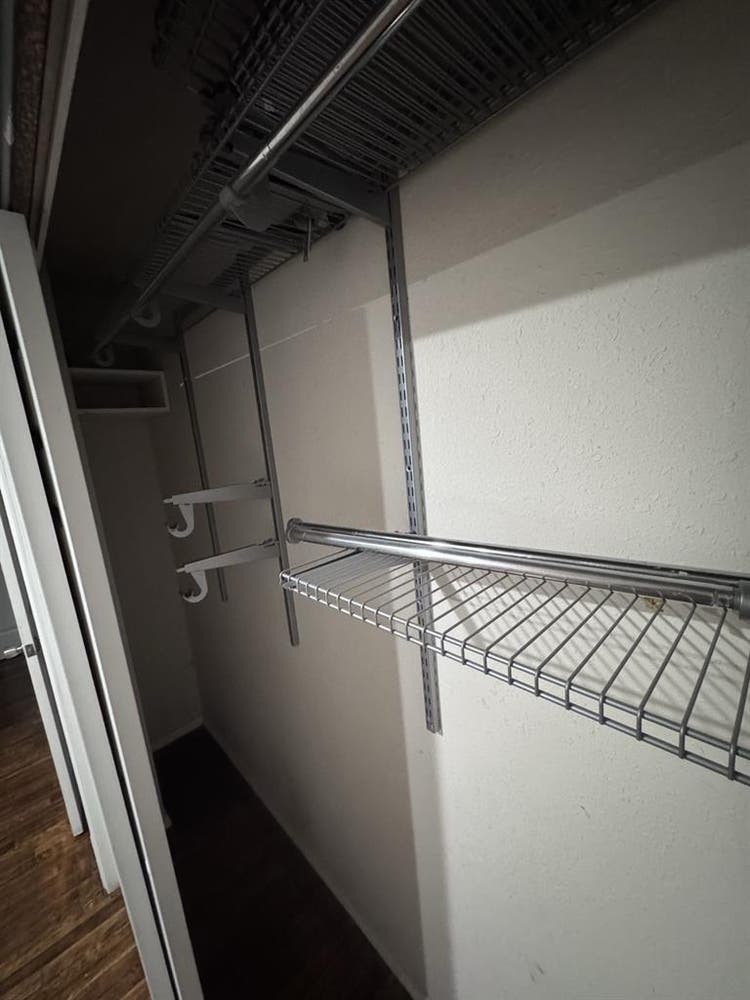 ISO roomate