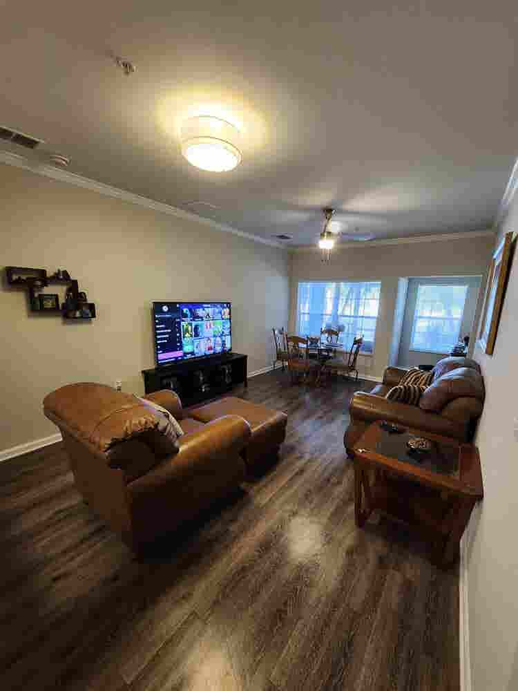 Bath Apartment home to share
