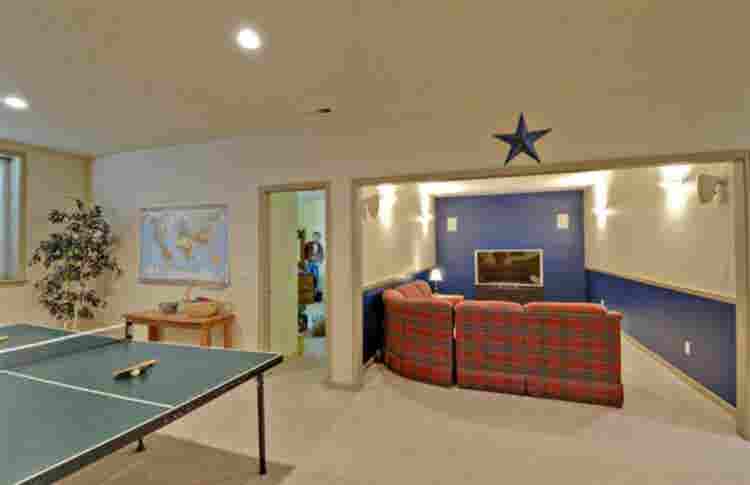2 rooms private bath for